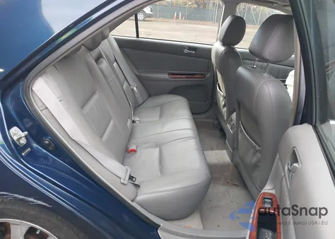 2005 Toyota Camry Xle z USA, uszkodzony, nr VIN 4T1BE30K85U059404